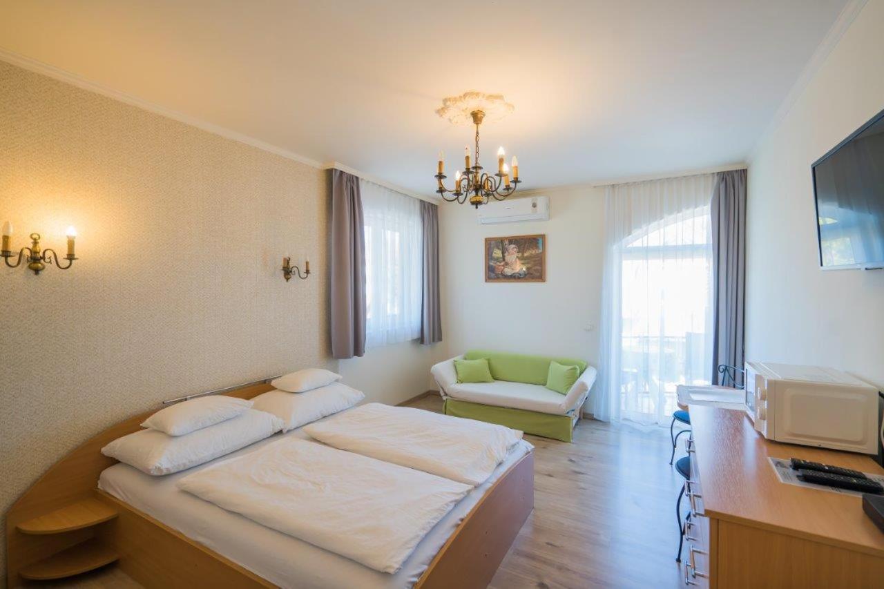 Jade Panzio Bed & Breakfast Balatonfoldvar Exterior photo